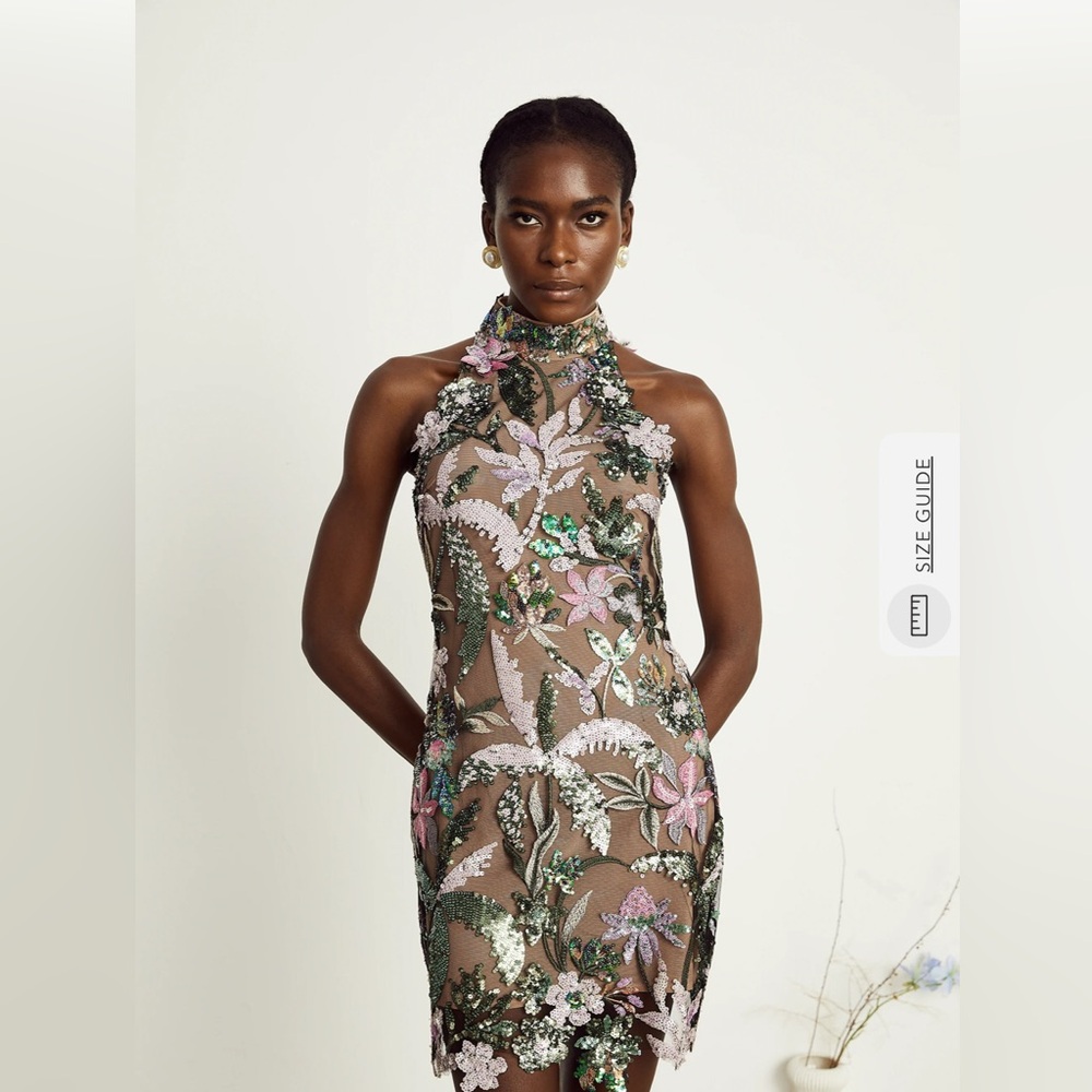 Above the knee dress. “Bronx and Banco” knock off.  Worn for 2 hours!